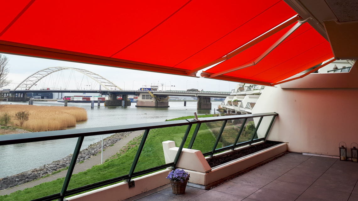 Rolluiken en zonwering - Timmerbedrijf Hak