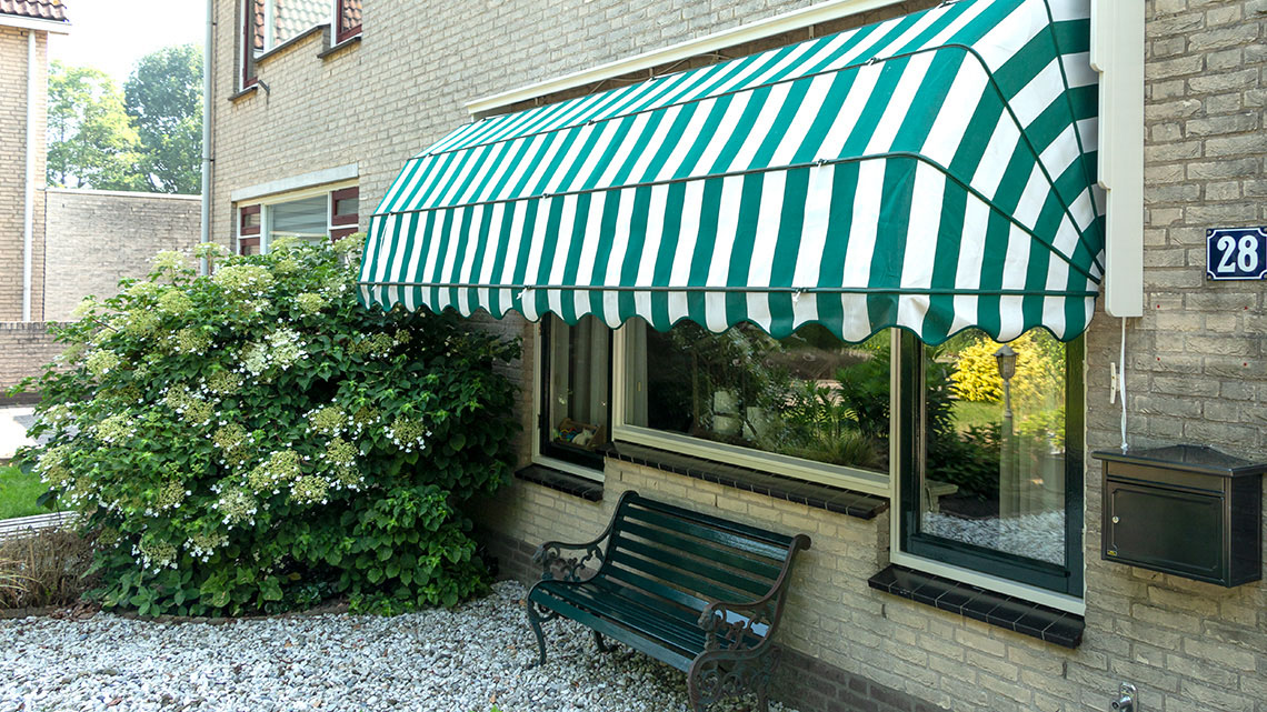 Rolluiken en zonwering - Timmerbedrijf Hak